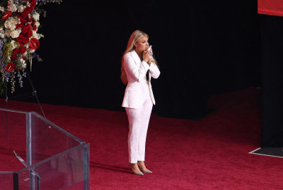 Viúva de Charlie Kirk diz que perdoa assassino do marido