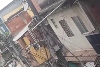 Mulher é baleada durante tiroteio em comunidade de Curicica