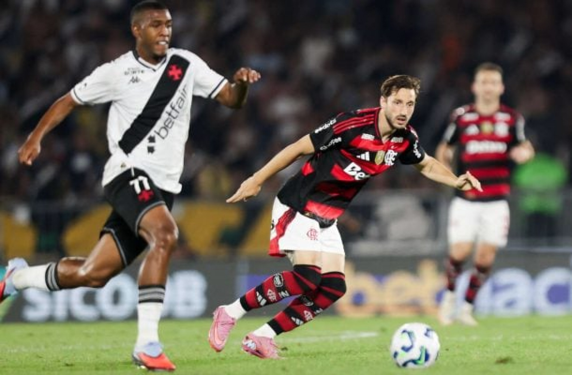 Com desfalques, Vasco terá mudanças para enfrentar o Bahia