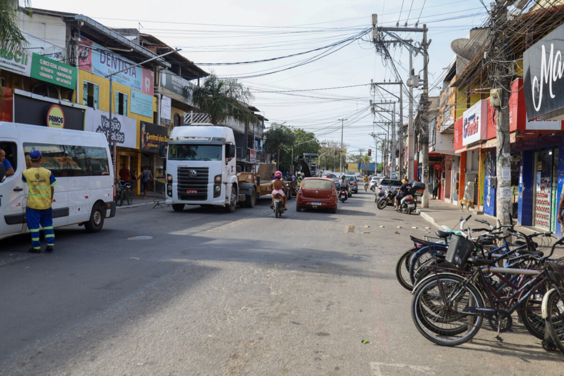 Obras na Avenida Ezio Cardoso da Fonseca, no Jardim Esperança - Ascom
