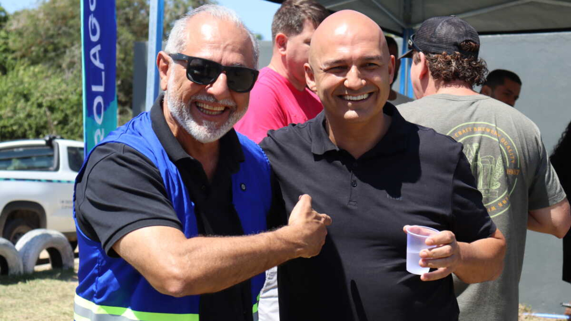 Entrega de água potável a mais de 600 famílias - Renan Freitas