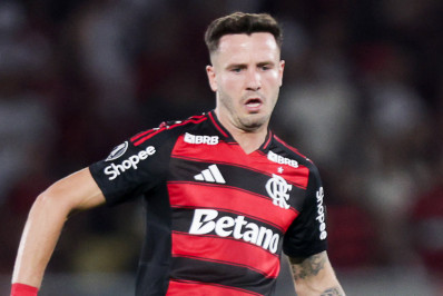 Com dores no tornozelo, Saúl desfalcará o Flamengo contra o Bahia