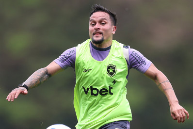 Vivendo fase artilheira, Artur é fundamental em confirmação da vaga do Botafogo na Libertadores