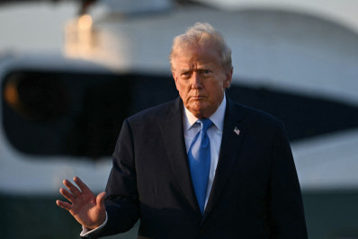 Homem é preso por apontar laser contra helicóptero de Trump