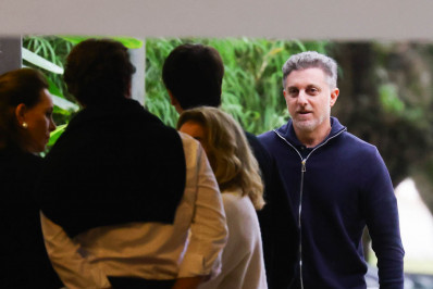 Famosos se despedem de Anne-Marie, filha da modelo Schynaider Moura