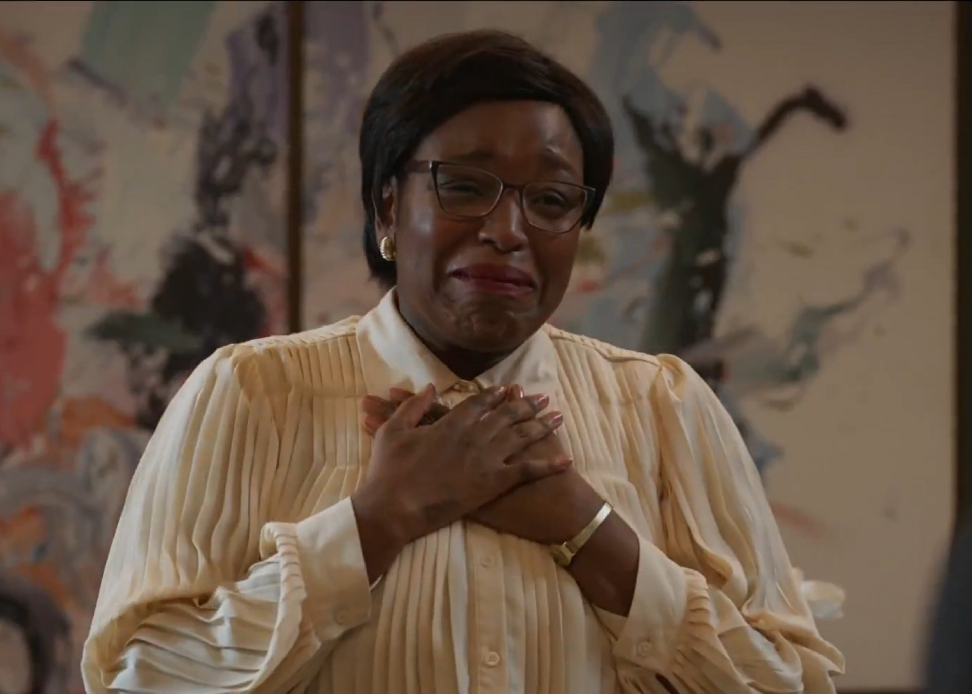 Consuêlo (Belize Pombal) é promovida em 'Vale Tudo' - Reprodução de vídeo / TV Globo