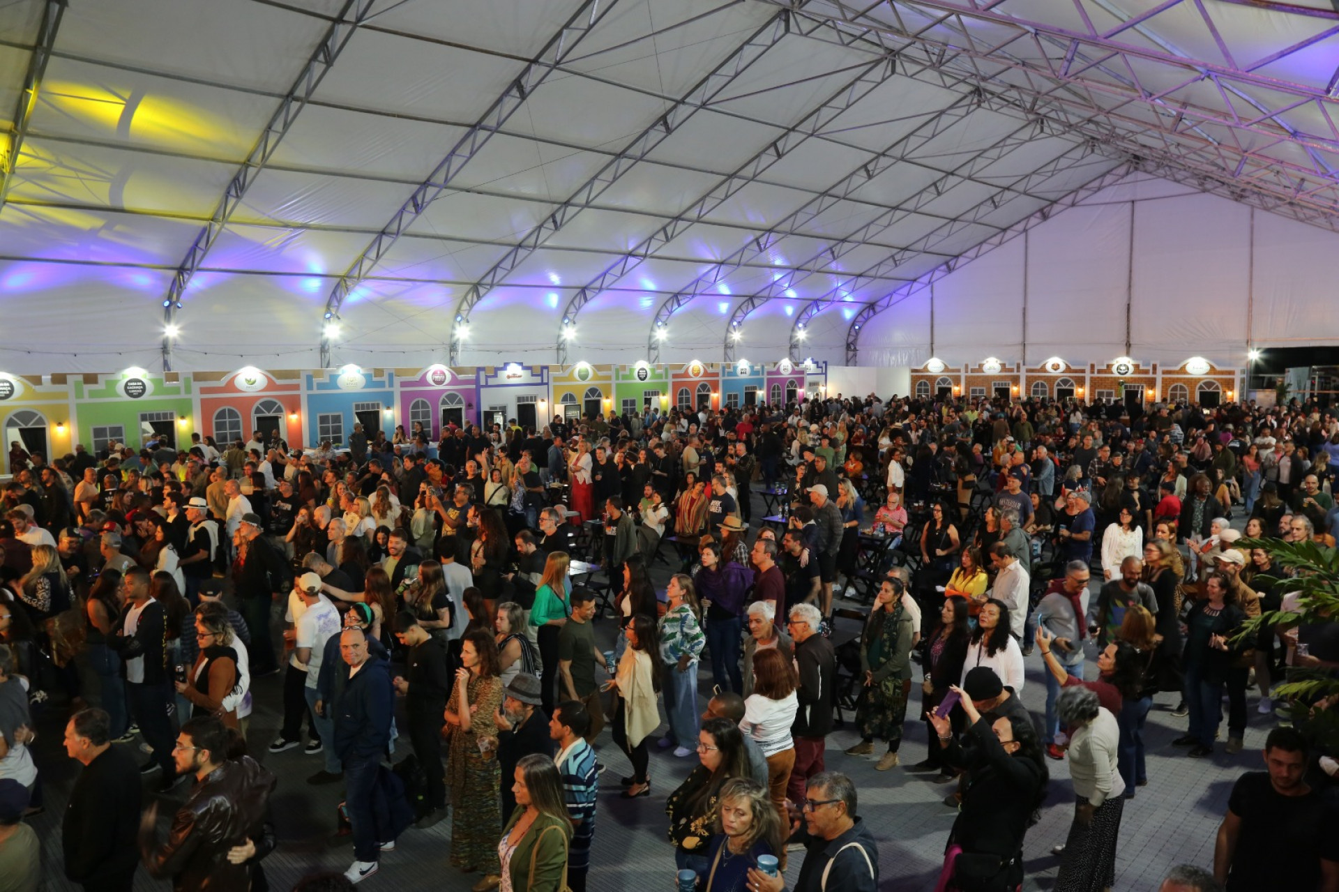 De acordo com o Convention & Visitors Bureaux, a taxa de ocupação da rede hoteleira na região chegou a 100% - Divulgação