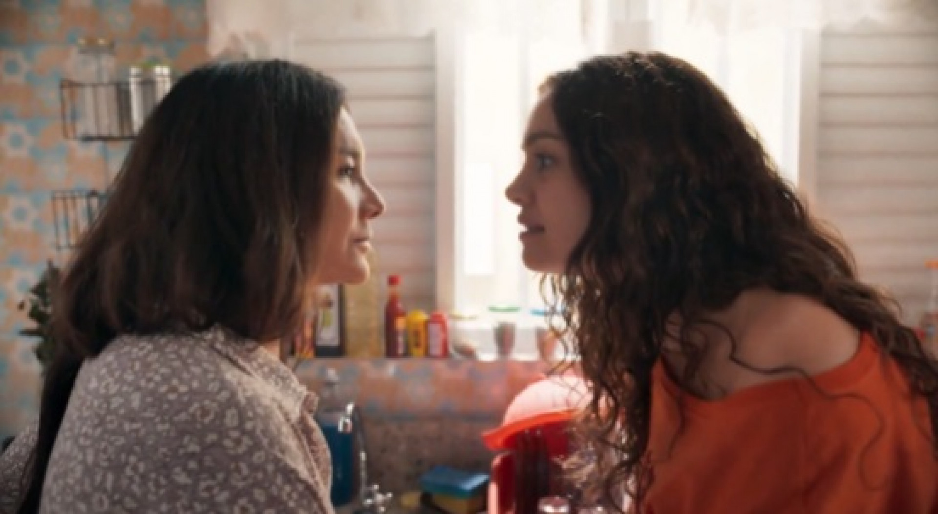 Lígia Dira Paes) e Gerluce (Sophie Charlotte) - Reprodução de Vídeo/X