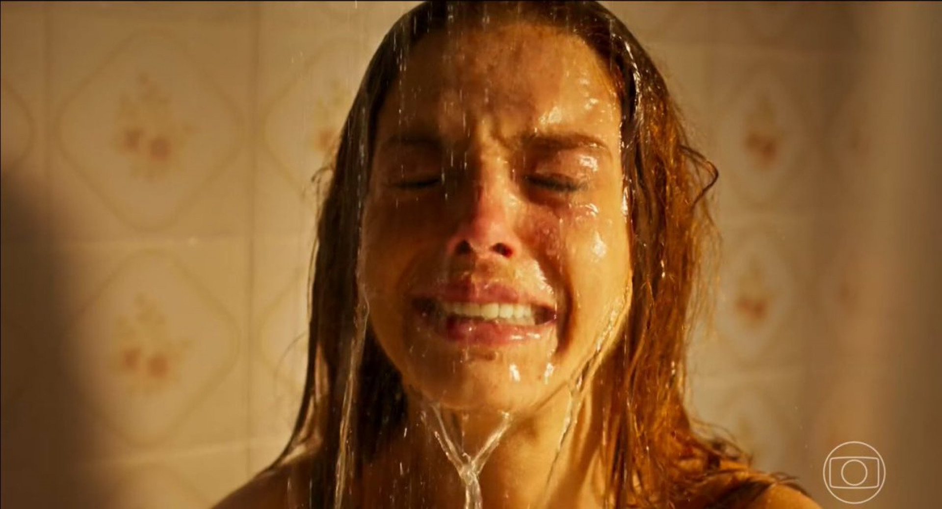 Kami chora no banho após violência sexual  - Reprodução/X