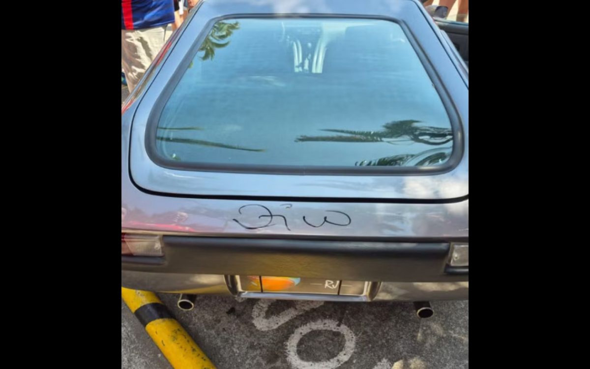 Zico autografou o Miura, modelo 1979