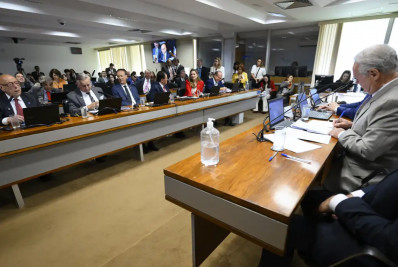 Comissão do Senado aprova isenção do IR para quem ganha até R$ 5 mil