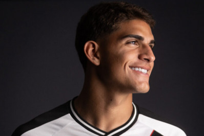 Jogador de 16 anos é relacionado para Vasco x Bahia; veja a lista