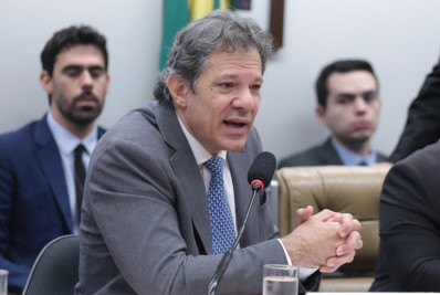 Haddad diz que Lei de Seguro vai trazer 'grande contribuição' para desenvolvimento do Brasil