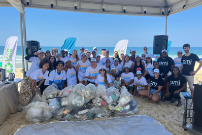 Praia + Limpa retira mais de 150 kg de lixo e 80 litros de óleo nas áreas da Barra em Maricá