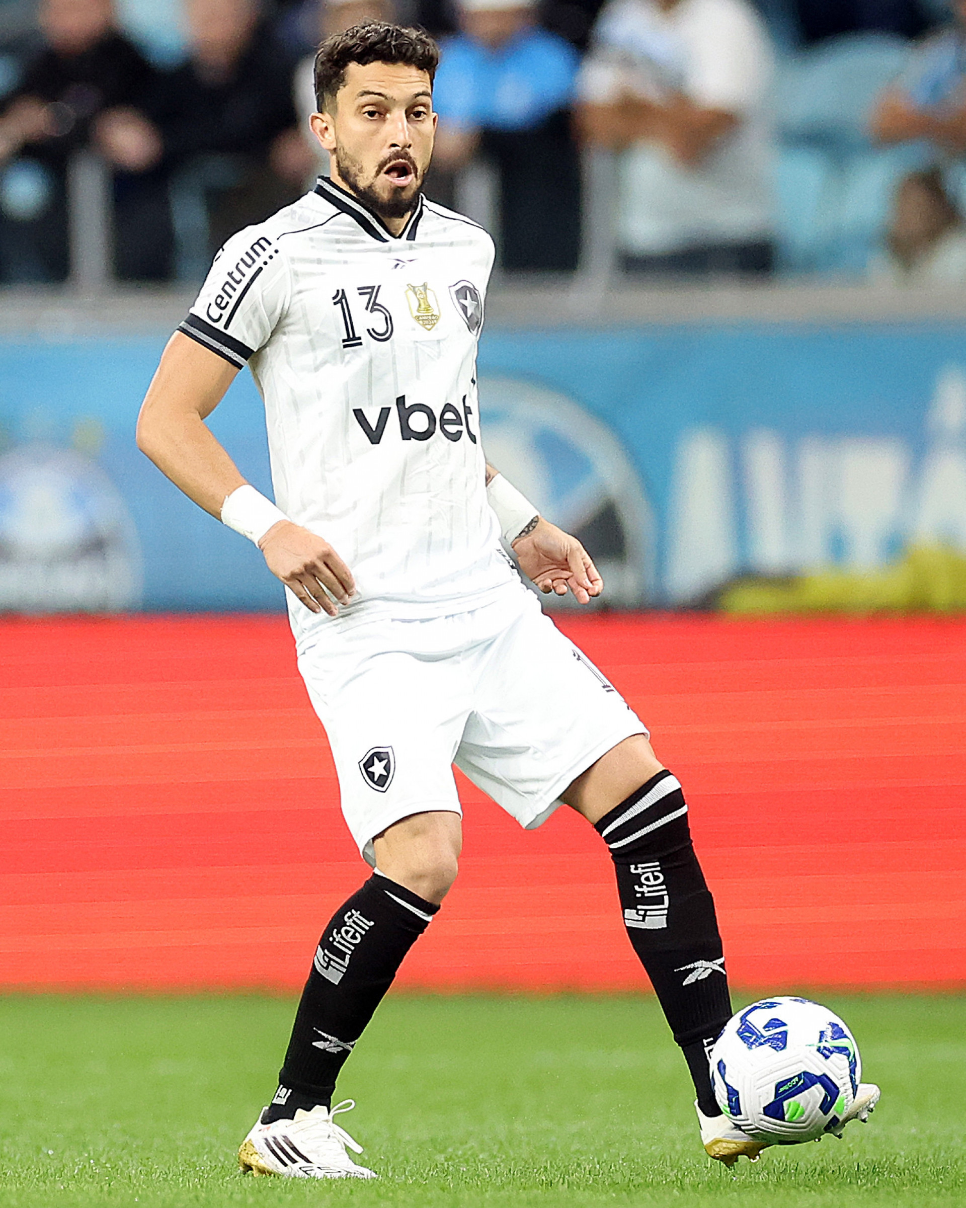 Alex Telles no jogo entre Grêmio e Botafogo - Vítor Silva/Botafogo