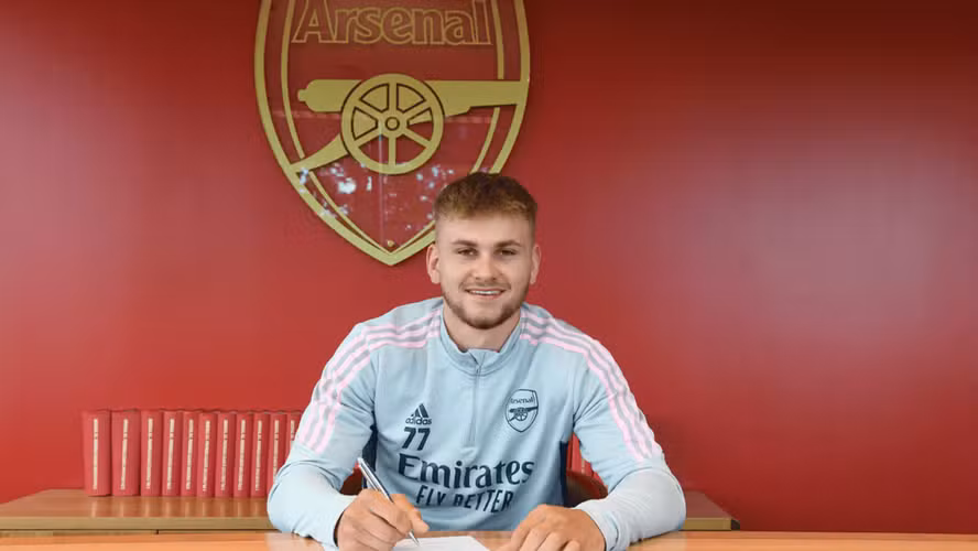 Ex-jogador do Arsenal morre em decorrência de lesão cerebral durante partida