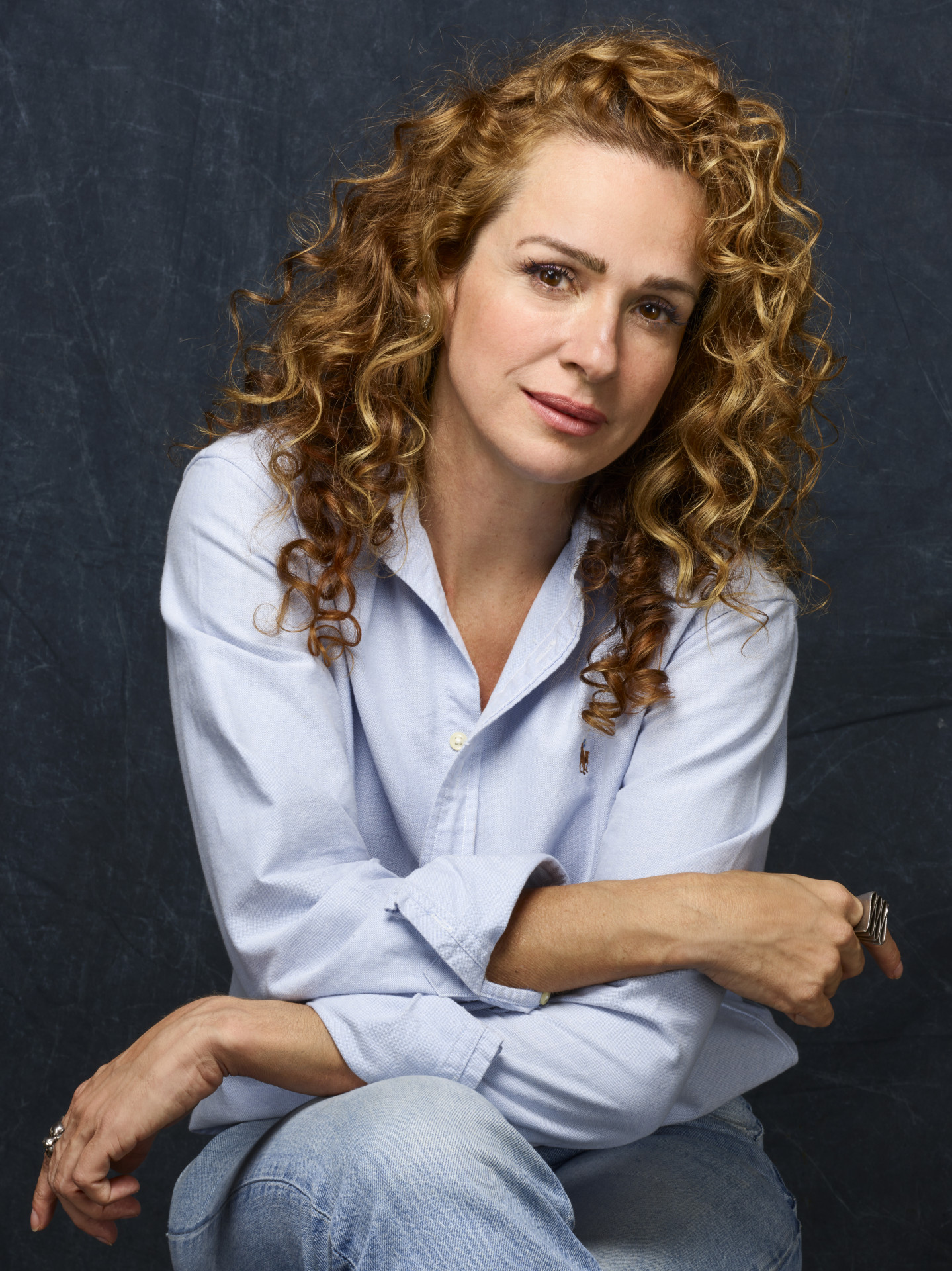 Dirigido por Ernesto Piccolo, o espetáculo traz um olhar sensível, irreverente e atual sobre os dilemas enfrentados por uma mulher em busca de reconstrução e autonomia no mundo moderno - Divulgação/Nana Moraes