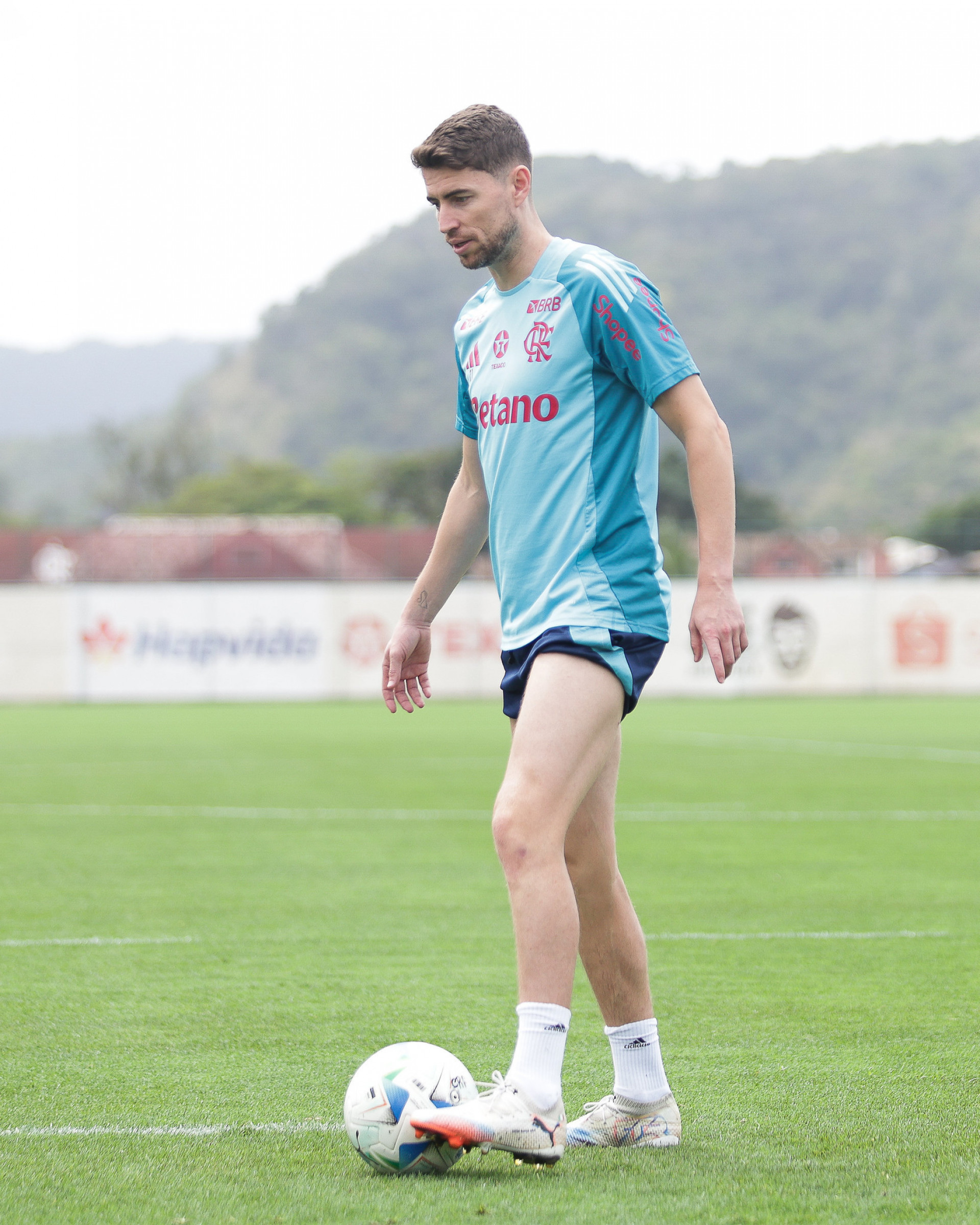 Jorginho volta a ser opção para o time titular do Flamengo