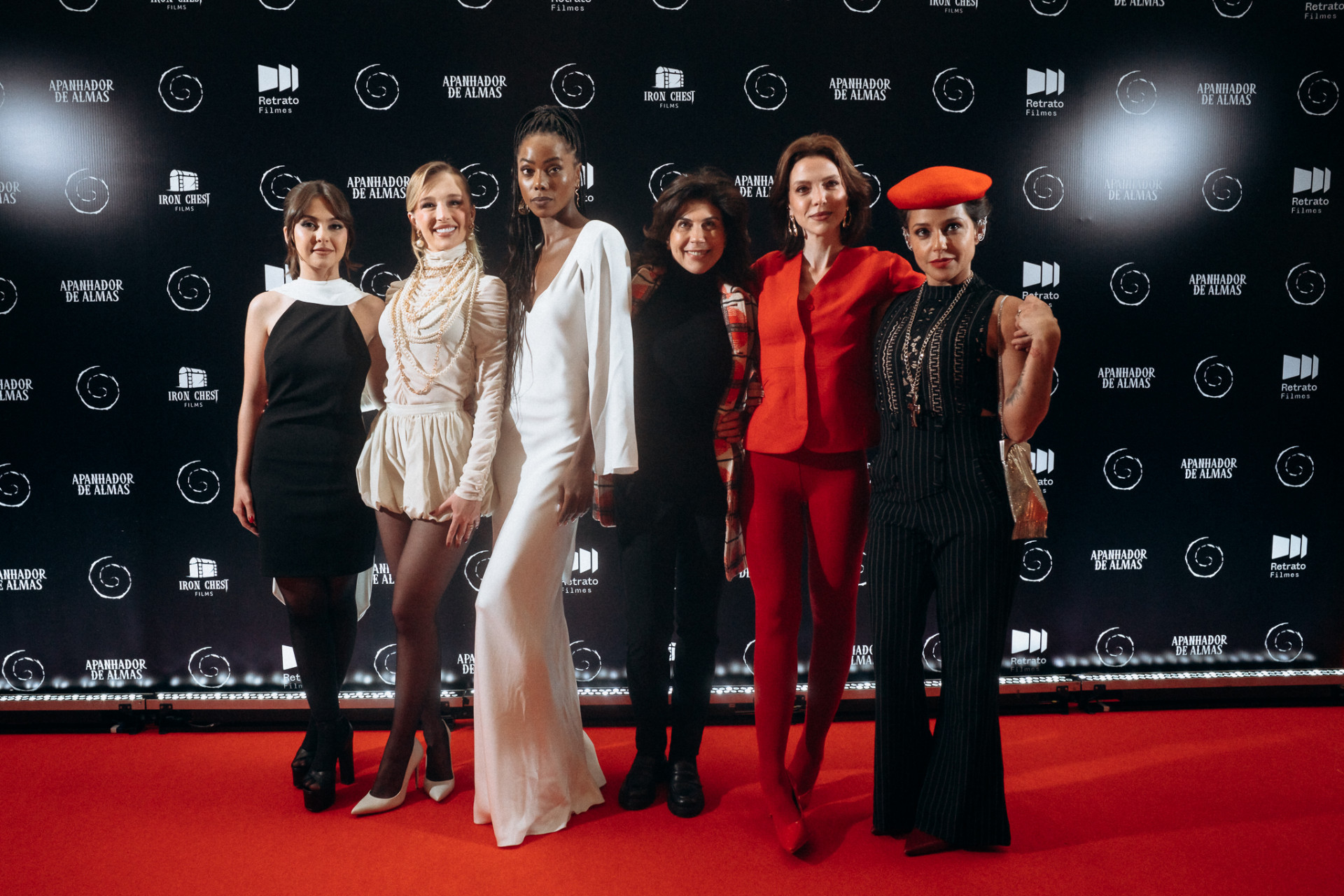 Klara Castanho, Duda Reis, Je?ssica Co?res, Angela Dippe, Larissa Ferrara, Priscila Sol  - Karol Machado