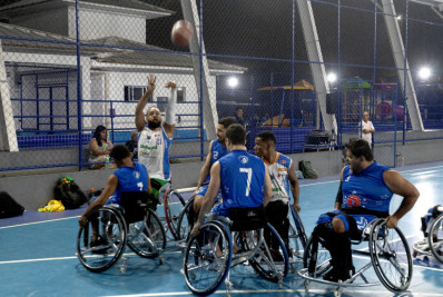 Macaé celebra o Dia Nacional do Atleta Paralímpico com partida de basquete em cadeira de rodas