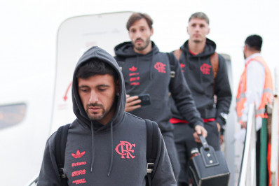 Hotel do Flamengo tem foguetório na madrugada antes de duelo com o Estudiantes