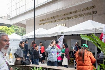 Pessoas com deficiência aproveitam ação social do TJRJ: 'Acolhimento e respeito'