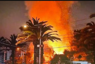 Torcedores causam incêndio em frente ao hotel da Universidad de Chile; veja