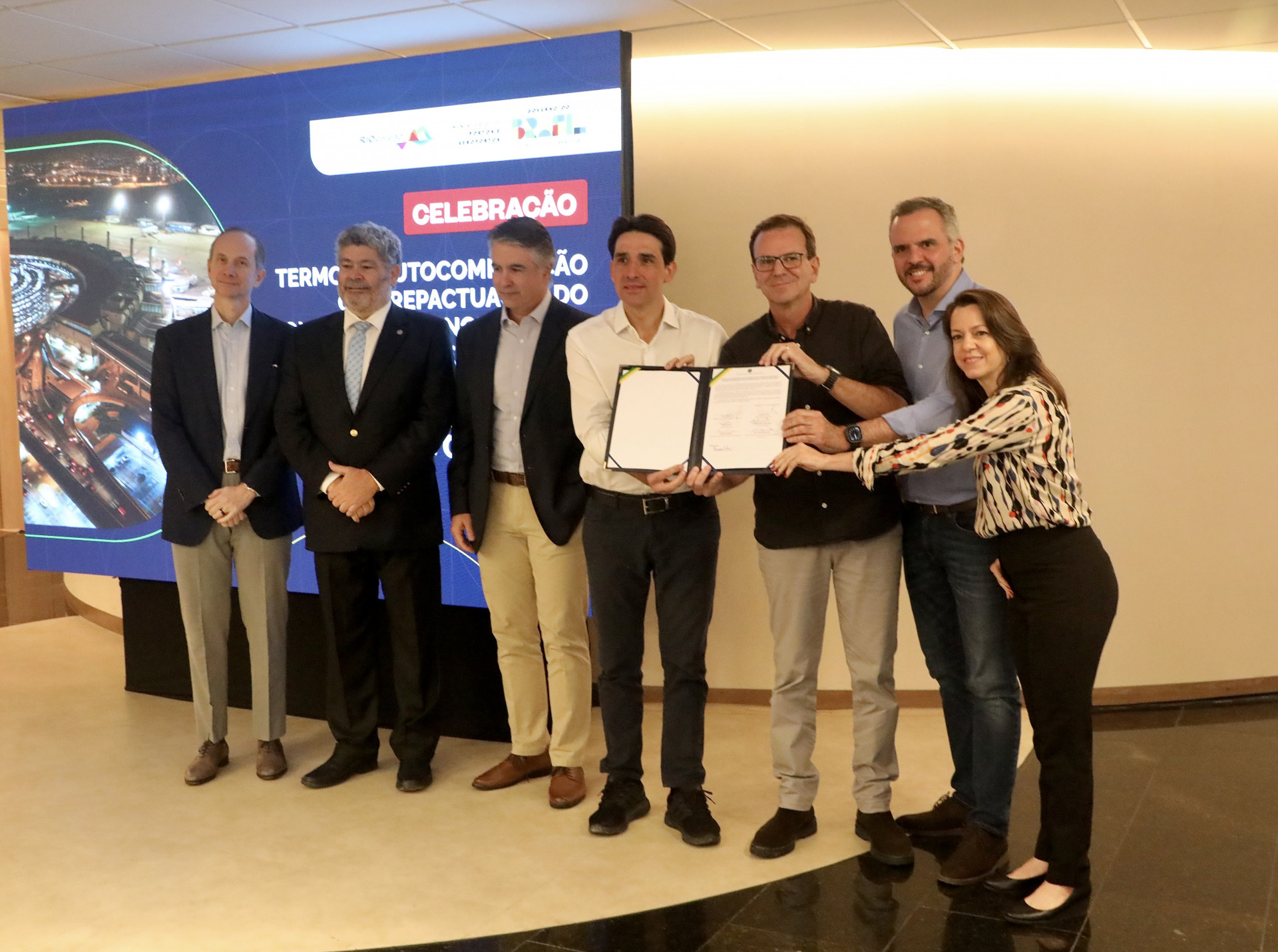 Cerimônia de assinatura do novo contrato de concessão do Aeroporto Internacional Tom Jobim, nesta quinta-feira (25) - Marcelo Piu