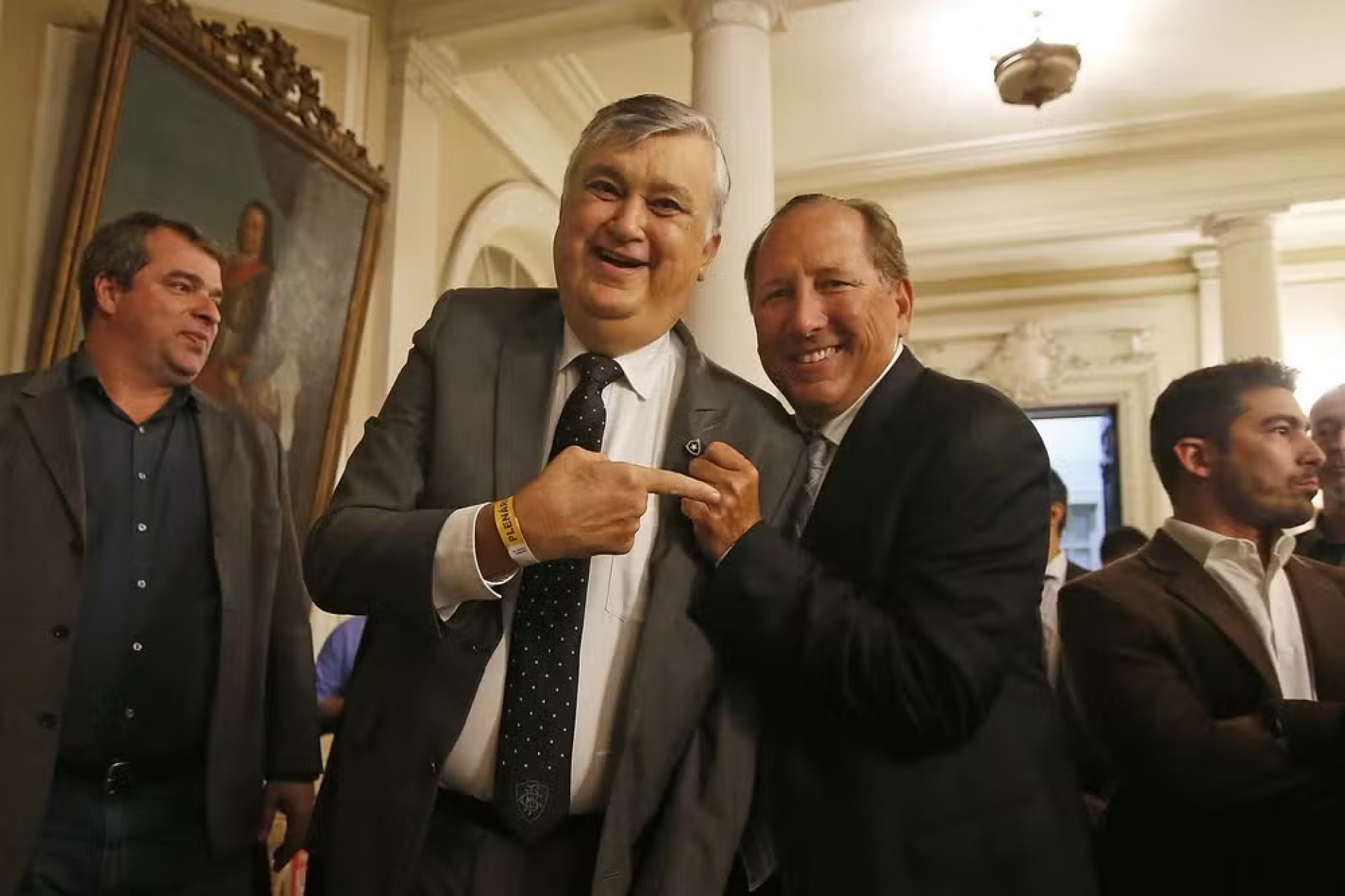 Botafogo publica balanço da SAF em 2025 com dívida e faturamento bilionários