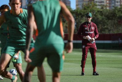 Zubeldía é regularizado no BID e já pode estrear pelo Fluminense
