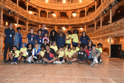 Alunos do projeto Clin Social visitam o Theatro Municipal de Niterói