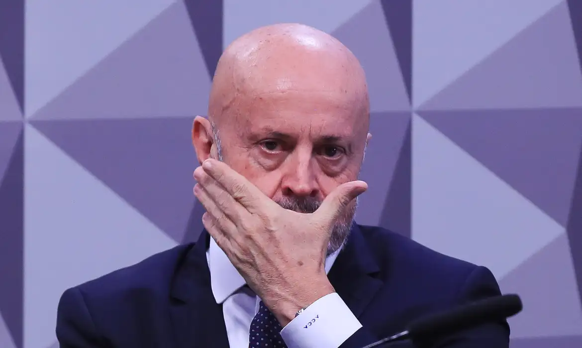 Mendonça vota por manter prisão de empresários investigados por fraudes no INSS