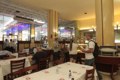 Setor de alimentação fora do lar apresenta menor índice de restaurantes no vermelho desde a pandemia