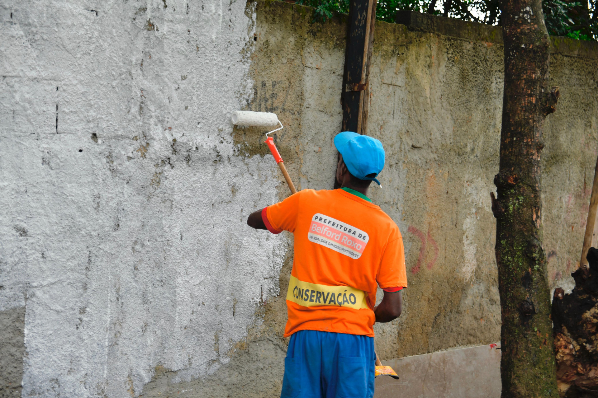Inscrições de apologia à facções nos muros foram apagadas - Jeovani Campos / PMBR