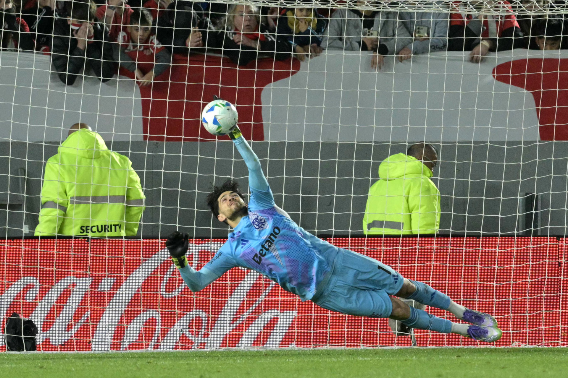 Rossi foi o herói da classificação do Flamengo à semifinal da Libertadores - AFP