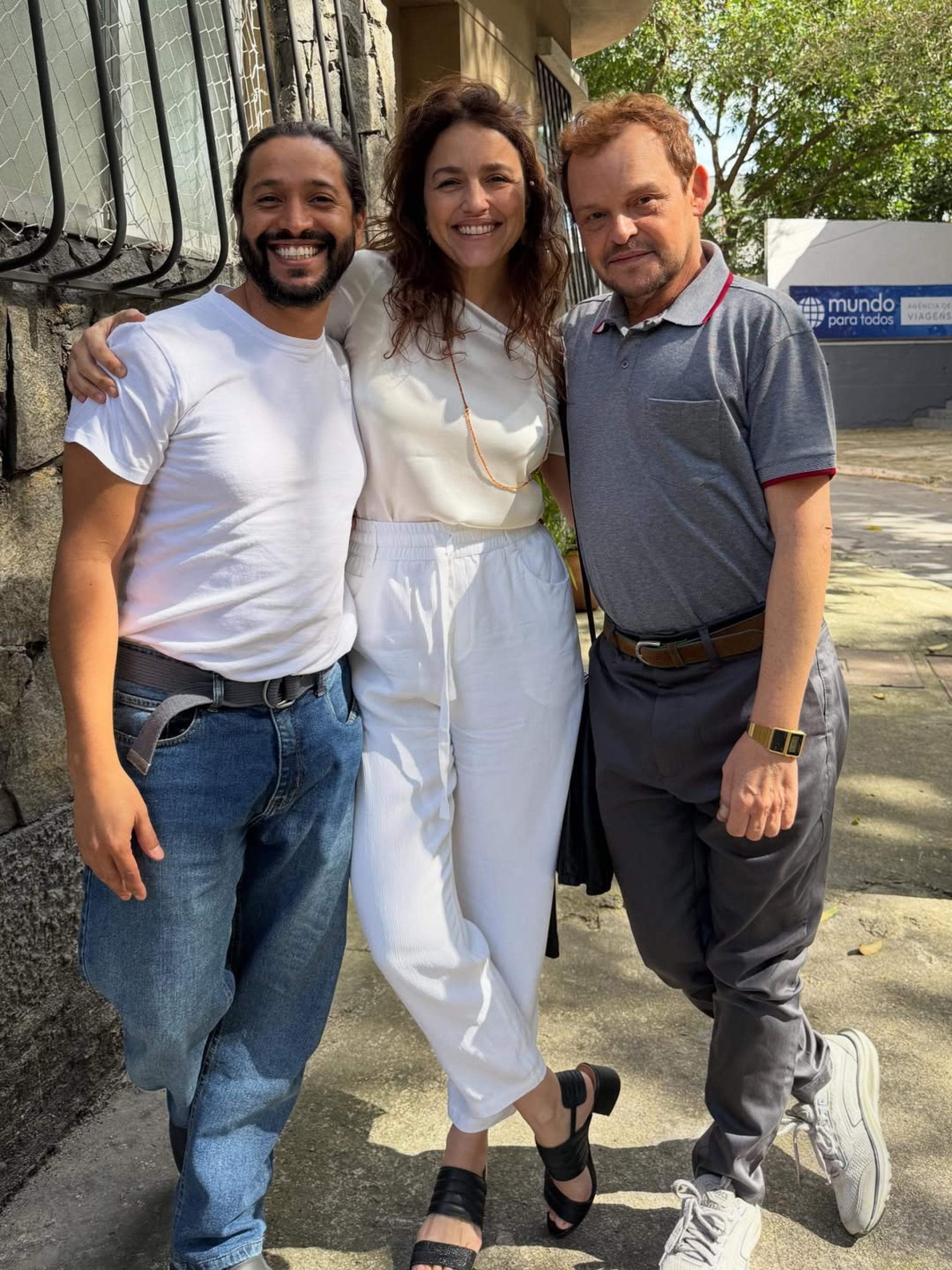 Leandro Léo, Manuela Dias e Matheus Nachtergaele - Reprodução/Instagram 