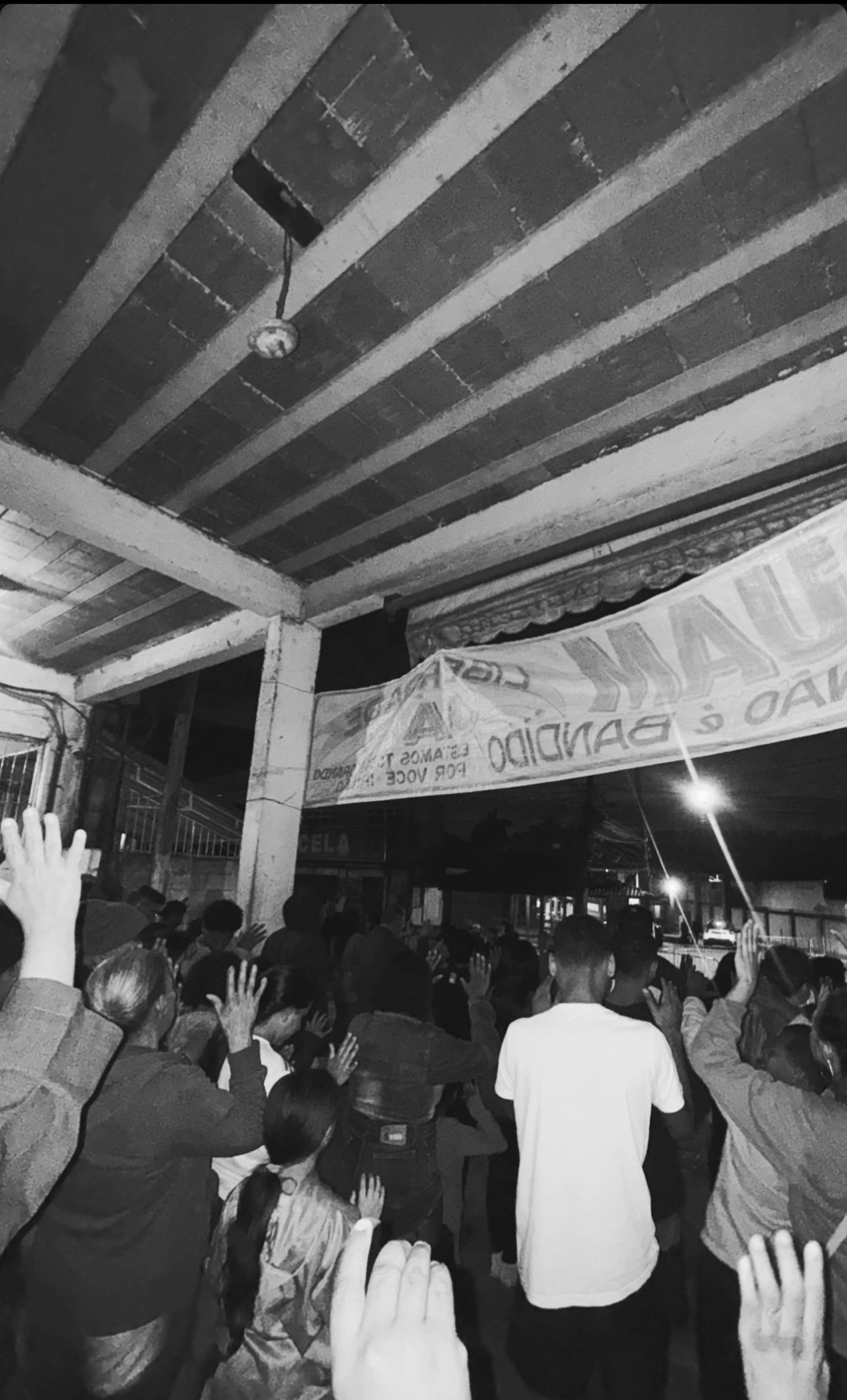 Grupo fez orações, cantou e leu passagens bíblicas após Oruam ter prisão revogada