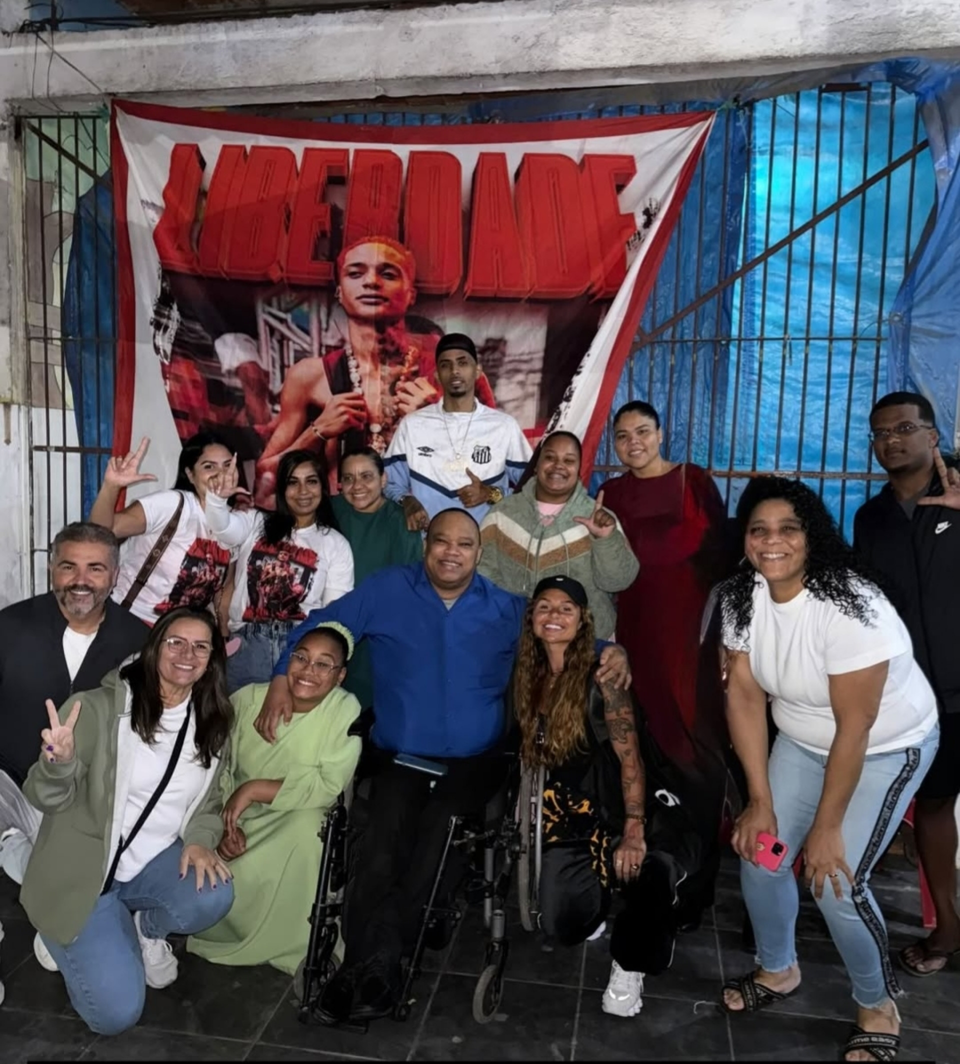 Grupo se reuniu em frente ao Complexo de Gericinó após STJ revogar prisão de Oruam