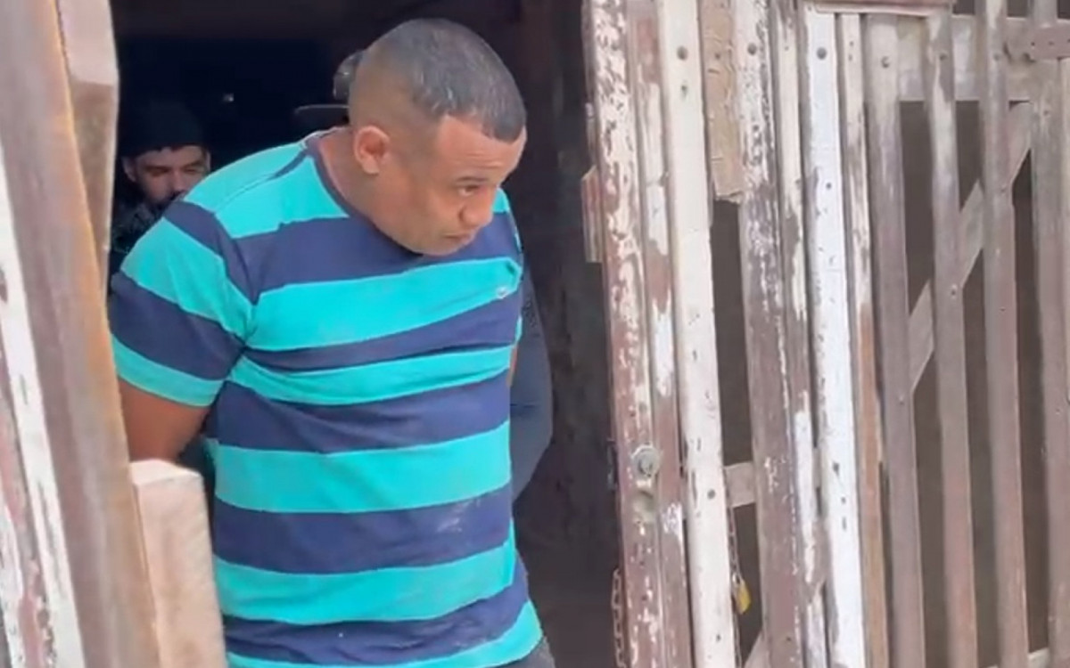Paulo Vieira Antônio foi capturado após tentar fugir dos policiais pulando para um imóvel vizinho