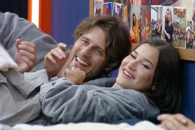 Vídeo! Matheus e Duda dão primeiro beijo de 'A Fazenda 17'