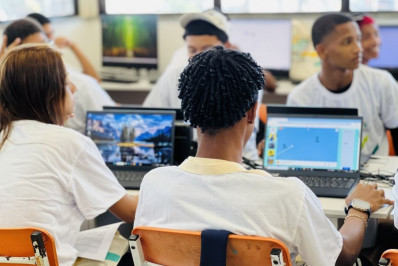 Rio das Ostras ganha programa inédito de EJA com curso de mídias digitais