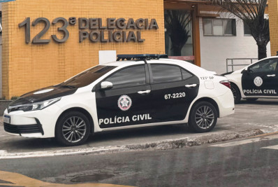 Mulher é socorrida após ser agredida pelo companheiro em Macaé