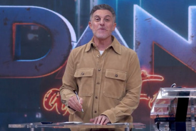 Luciano Huck manda 'salve especial' para craque Neto no 'Domingão': 'Educado e simpático'