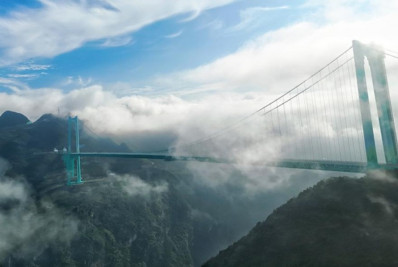 Ponte mais alta do mundo é inaugurada na China