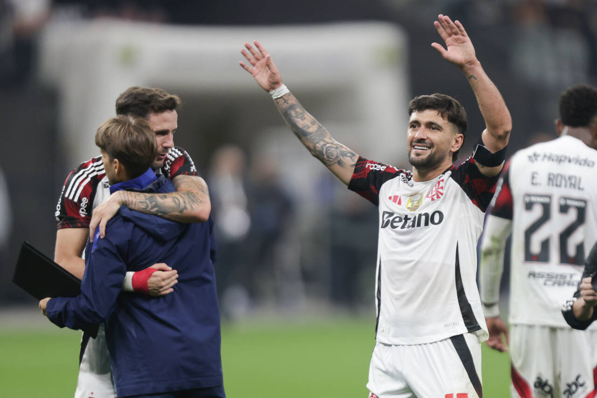 Arrascaeta brilha pelo Flamengo e atinge temporada mais artilheira da carreira