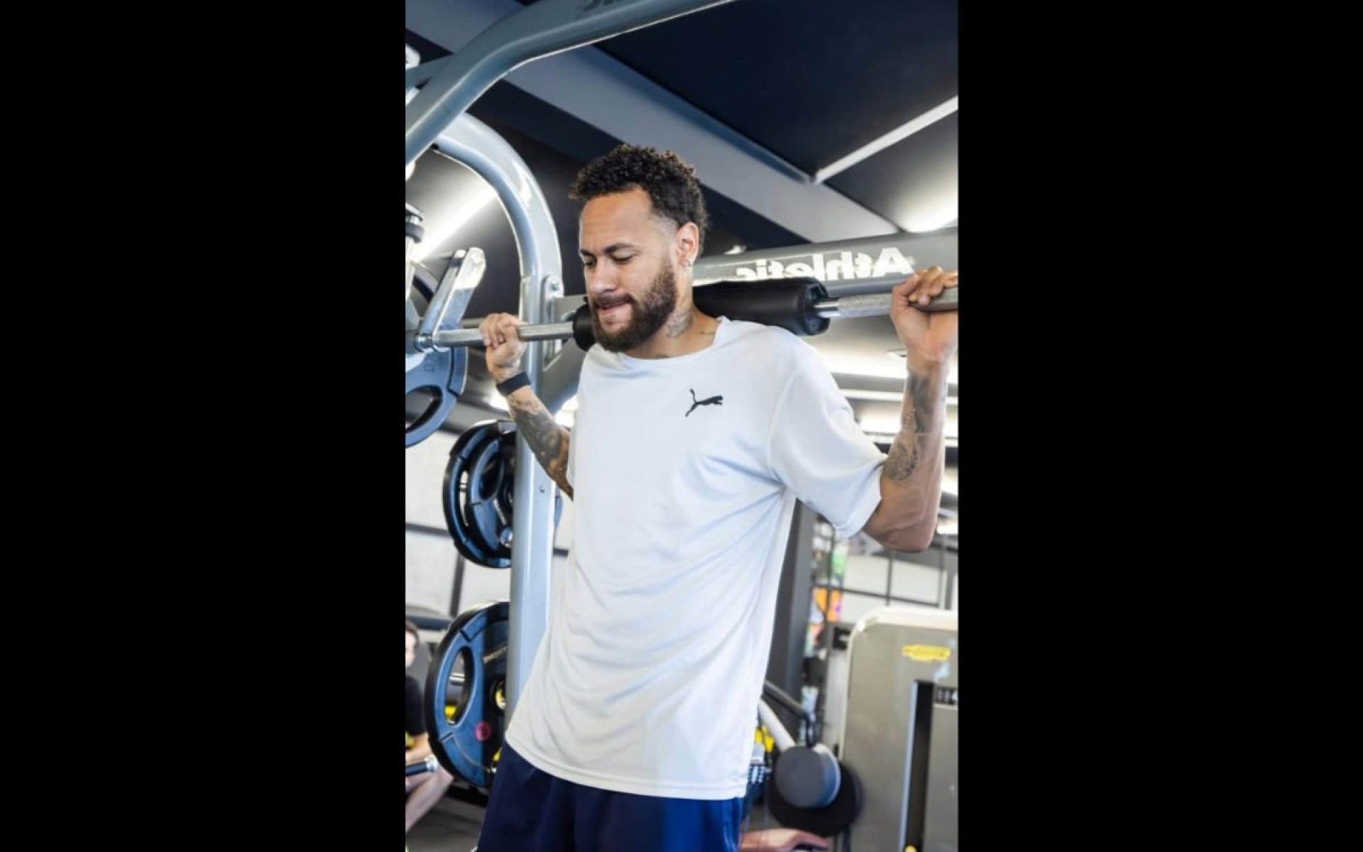 Neymar em ação durante processo de recuperação de lesão no Santos - Reprodução / Instagram @neymarjr