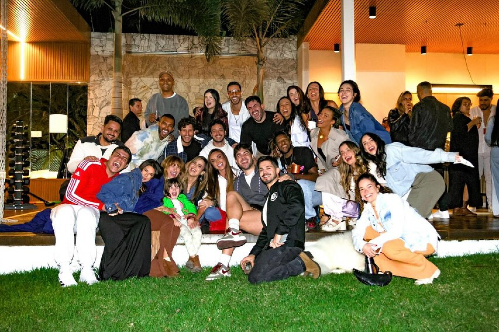 Nicole Bahls reuniu participantes do 'Dança dos Famosos' em celebração - Reprodução/Instagram 