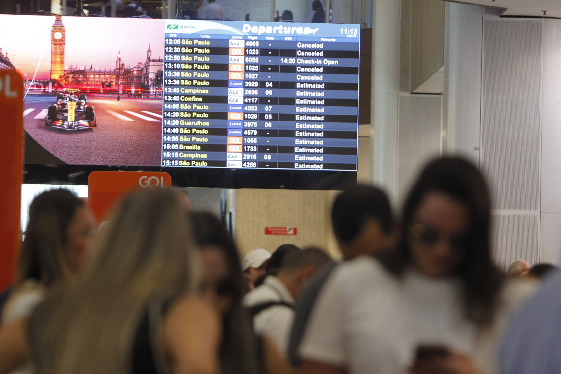 Vazamento de óleo suspendeu operações do Aeroporto Santos Dumont, nesta terça-feira (30) - Reginaldo Pimenta/Agência O Dia