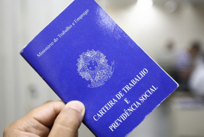 IBGE: emprego com carteira assinada no setor privado soma recorde de mais de 39 milhões de pessoas