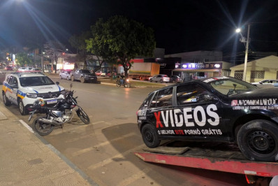 Motorista de carro adesivado com conteúdo pornográfico é preso em MG